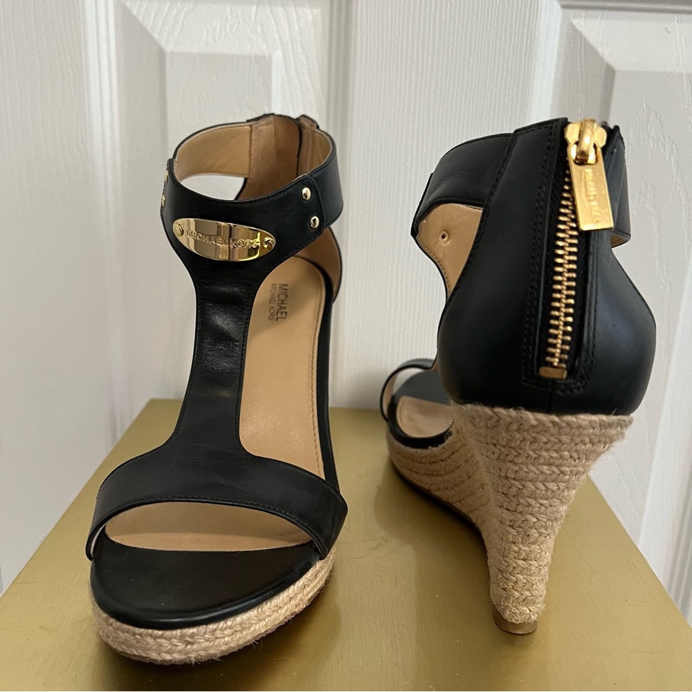 Michael Kors Espadrilles Wedges in Black Leather/Gold; Size 7.5M